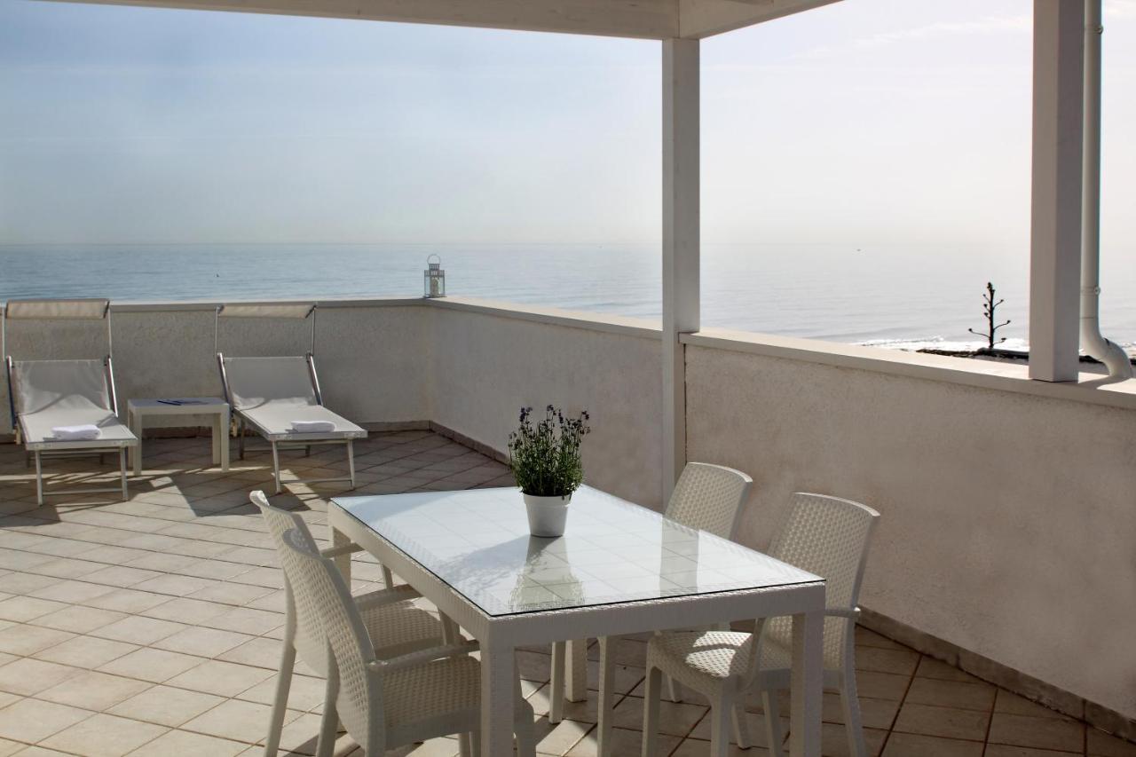 Dimora Grazia In Riva Al Mare Apartman Monopoli Kültér fotó